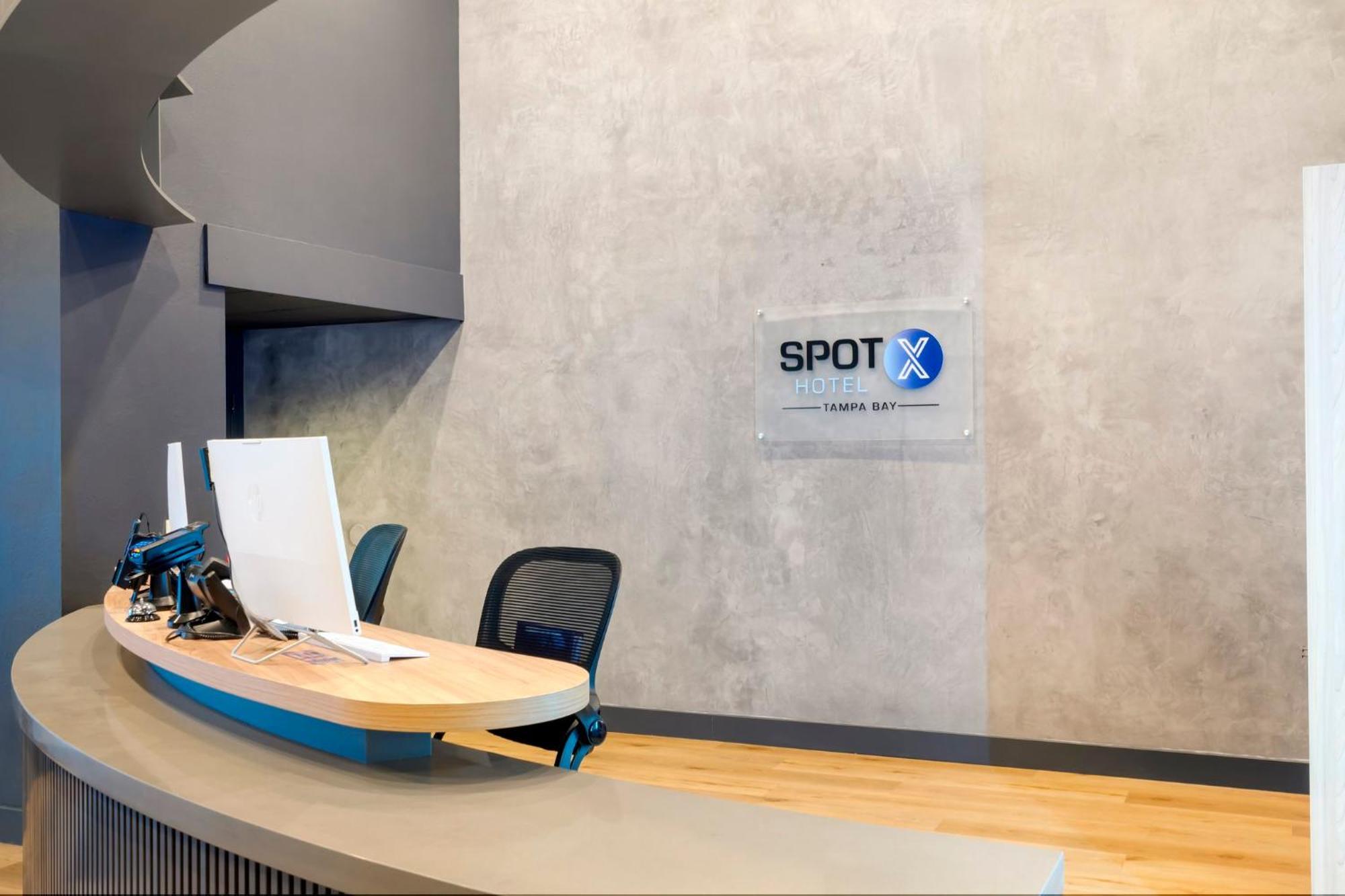Spot X Hotel Tampa - Wesley Chapel By The Red Collection Kültér fotó